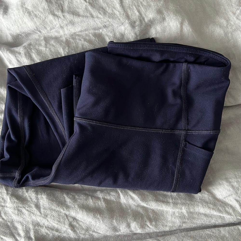 GENTLY WORN — GAP — Recycled Power 7/8 Length Workout Tights / Leggings